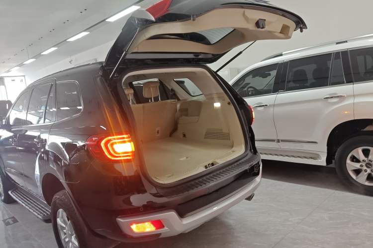 Used Ford Everest 2020 2.3T Gasoline Automatic 4x4 Elite Edition 5 Seats Trunk