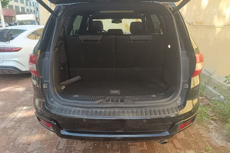 Used Ford Everest 2020 Sport Edition 2.3T Gasoline Automatic 4x4 Flagship Model with 7 Seats Trunk