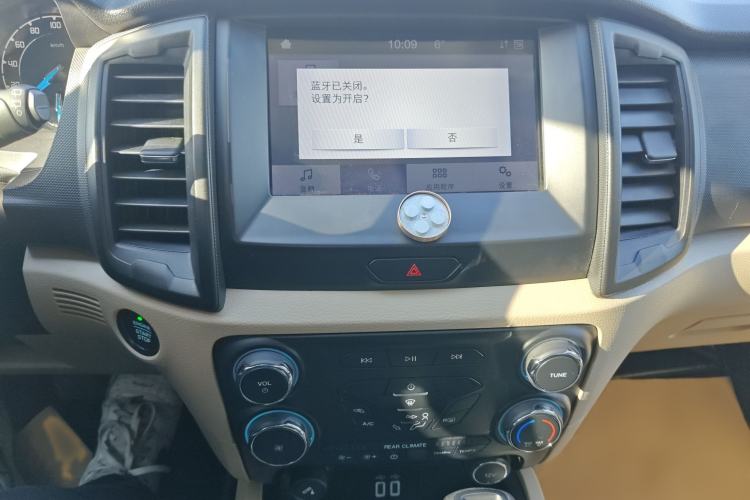 Used Ford Everest 2020 2.3T Gasoline Automatic 4x4 Elite Edition 5 Seats Audio And AC Panel