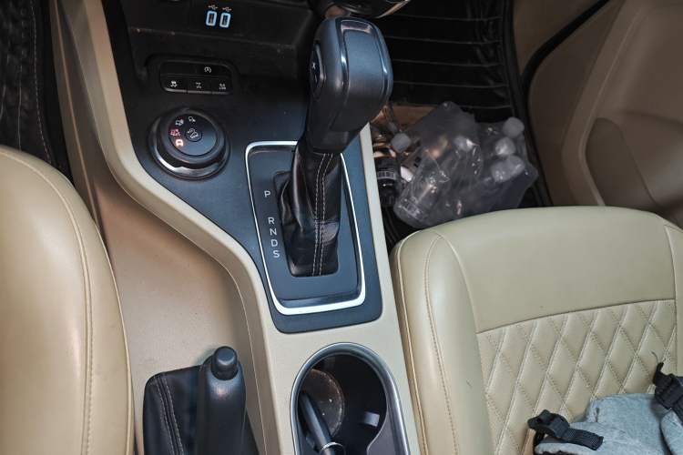 Used Ford Everest 2020 2.3T Gasoline Automatic 4x4 Elite Edition 5 Seats Gear Lever