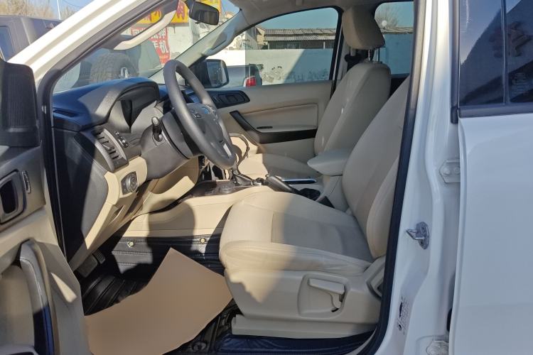 Used Ford Everest 2020 2.3T Gasoline Automatic 4x4 Elite Edition 5 Seats Interior 3