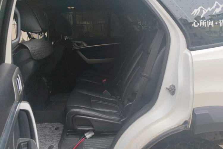 Used Ford Everest 2020 2.3T Gasoline Automatic 4WD Luxury Edition 5 Seats Left Rear Seat