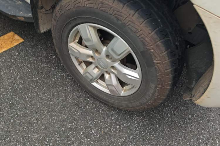 Used Ford Everest 2020 2.3T Gasoline Automatic 4x4 Elite Edition 5 Seats Right Front Wheel Hub