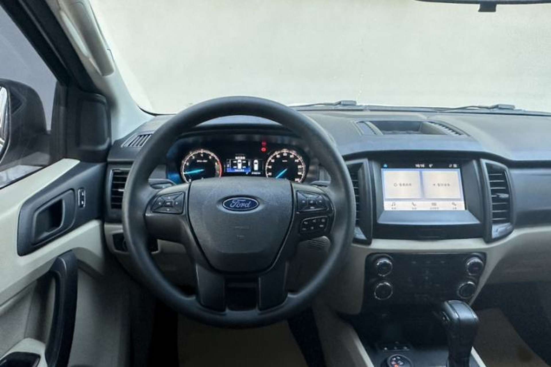 Used Ford Everest 2020 2.3T Gasoline Automatic 4x4 Elite Edition 5 Seats Steering Wheel