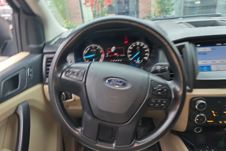 Used Ford Everest 2020 2.3T Gasoline Automatic 4x4 Elite Edition 5 Seats Steering Wheel