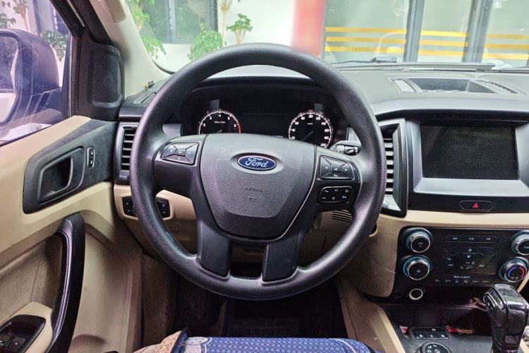 Used Ford Everest 2020 2.3T Gasoline Automatic 4x4 Elite Edition 5 Seats Steering Wheel