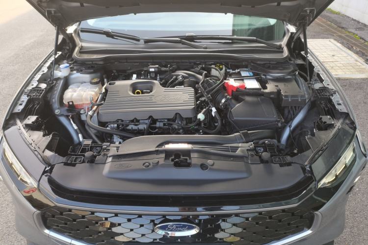 Used Ford EVOS 2022 EcoBoost 245 Style Edition Engine Bay