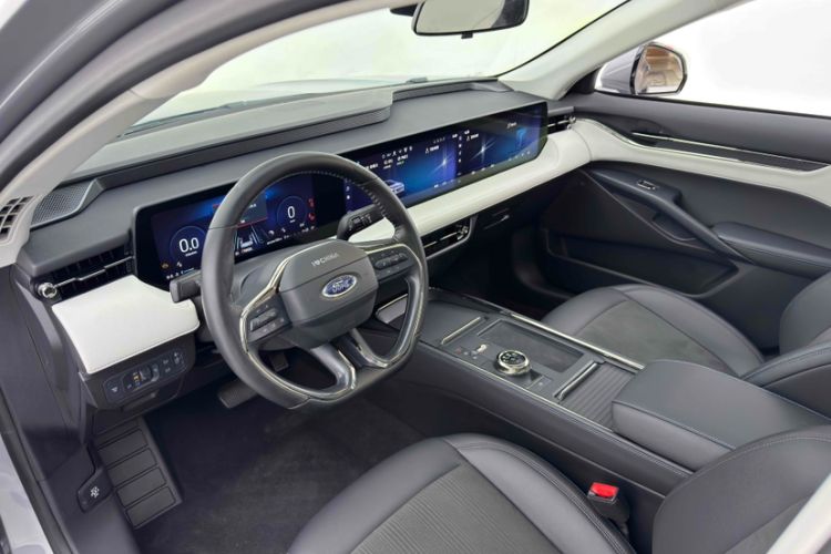 Used Ford EVOS 2022 EcoBoost 245 Style Edition Interior 6