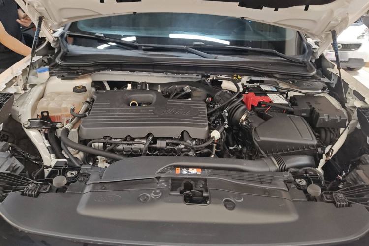 Used Ford EVOS 2022 EcoBoost 245 First Edition Limited Edition Engine Bay