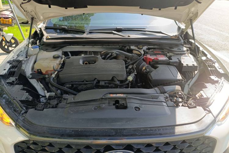 Used Ford EVOS 2022 EcoBoost 245 ST-Line Engine Bay