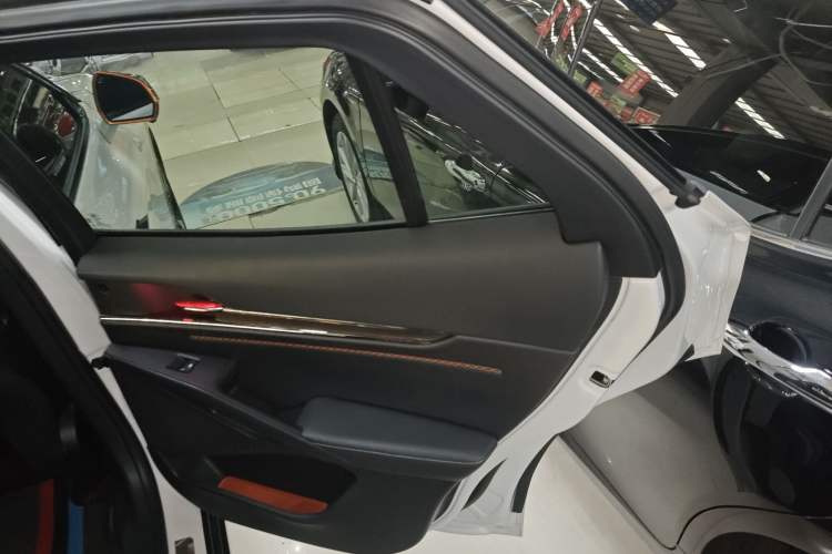 Used Ford EVOS 2022 EcoBoost 245 First Edition Limited Edition Interior 6