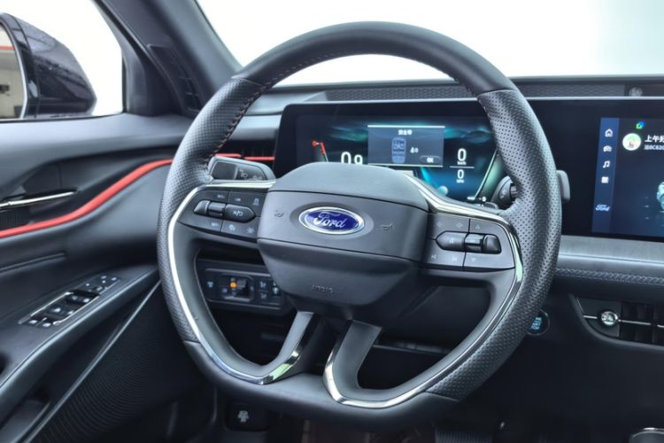 Used Ford EVOS 2022 EcoBoost 245 Sport Edition Interior 7