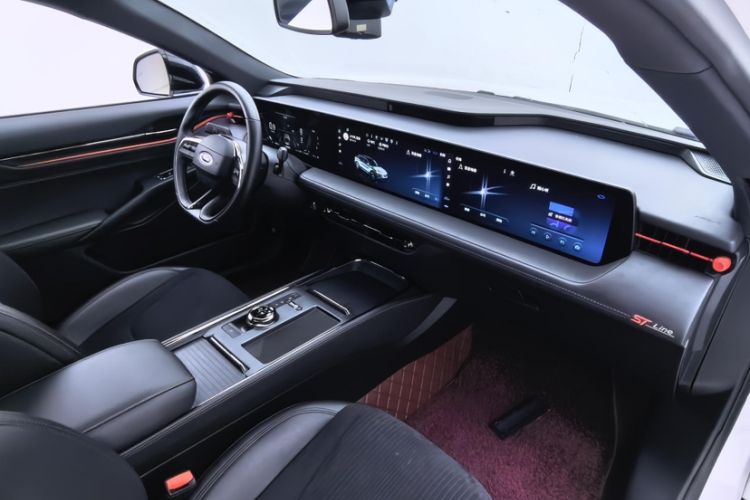 Used Ford EVOS 2022 EcoBoost 245 Sport Edition Interior 8