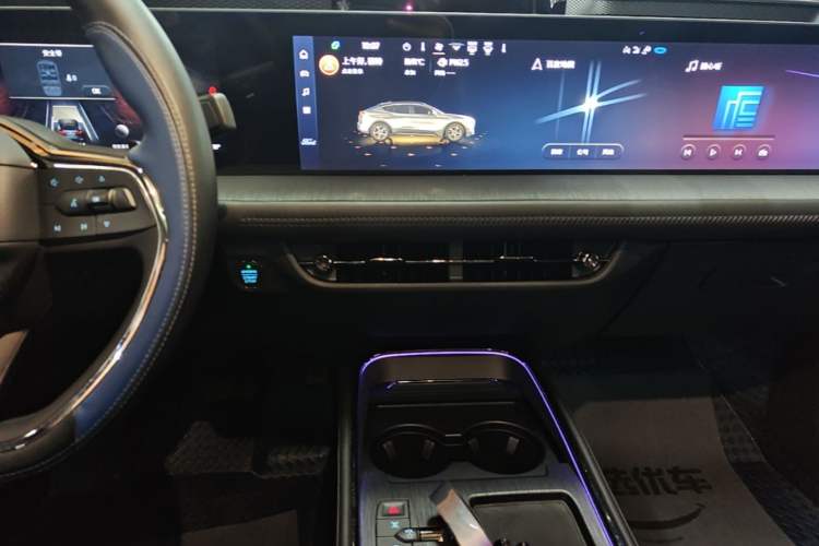 Used Ford EVOS 2022 EcoBoost 245 Sport Edition Audio And AC Panel