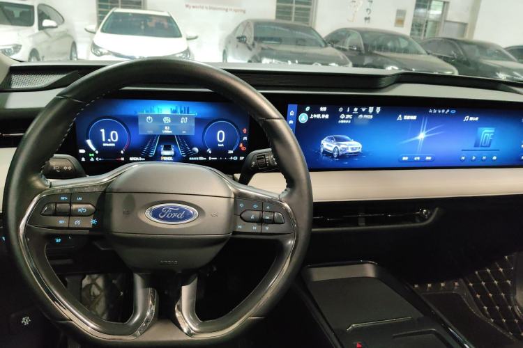 Used Ford EVOS 2022 EcoBoost 245 Style Edition Center Console