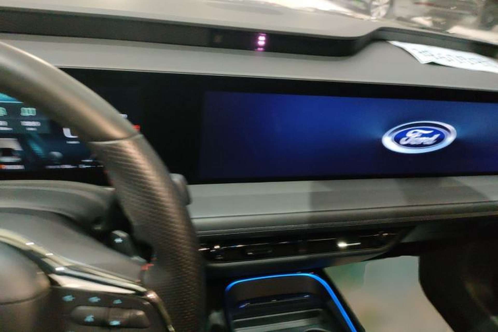 Used Ford EVOS 2022 Facelift EcoBoost 245 ST-Line Center Console