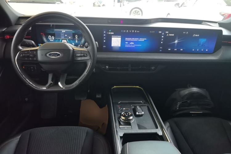 Used Ford EVOS 2022 EcoBoost 245 Sport Edition Center Console