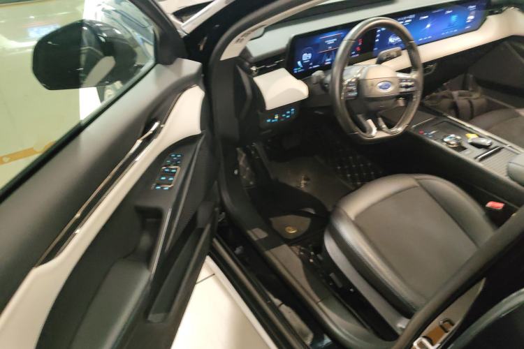 Used Ford EVOS 2022 EcoBoost 245 Style Edition Driver Seat