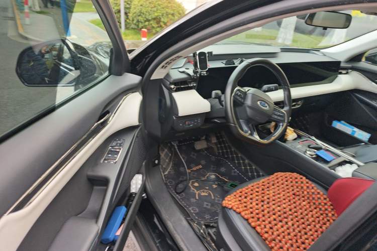 Used Ford EVOS 2022 EcoBoost 245 Style Edition Driver Seat