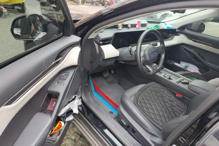 Used Ford EVOS 2022 EcoBoost 245 Style Edition Driver Seat