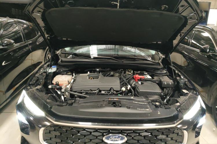 Used Ford EVOS 2022 EcoBoost 245 Style Edition Engine Bay