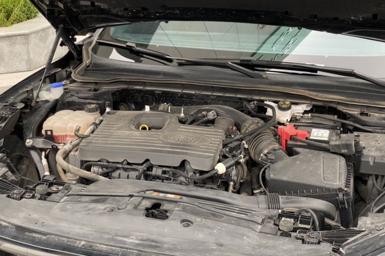 Used Ford EVOS 2022 EcoBoost 245 ST-Line Engine Bay