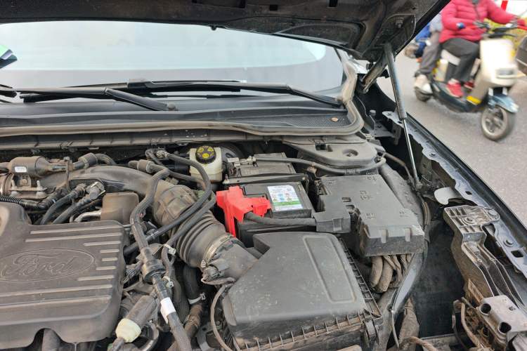 Used Ford EVOS 2022 EcoBoost 245 Style Edition Engine Bay Left