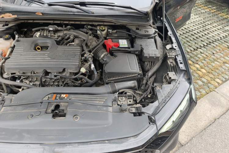 Used Ford EVOS 2022 EcoBoost 245 Style Edition Engine Bay Left