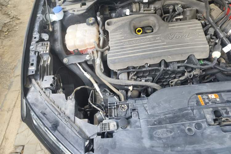 Used Ford EVOS 2022 EcoBoost 245 Style Edition Engine Bay Right