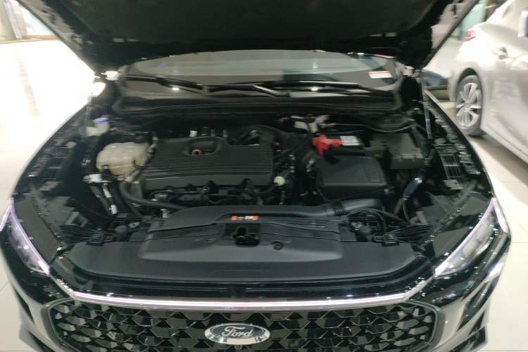 Used Ford EVOS 2022 Facelift EcoBoost 245 ST-Line Engine Bay