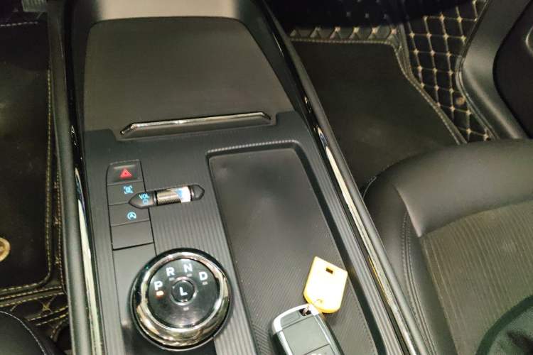 Used Ford EVOS 2022 EcoBoost 245 Style Edition Gear Lever