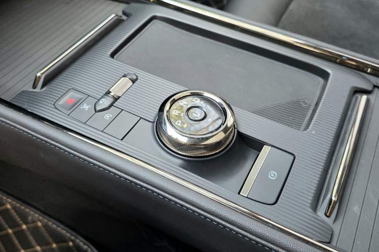 Used Ford EVOS 2022 EcoBoost 245 Style Edition Gear Lever