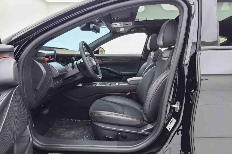 Used Ford EVOS 2022 EcoBoost 245 ST-Line Interior 2