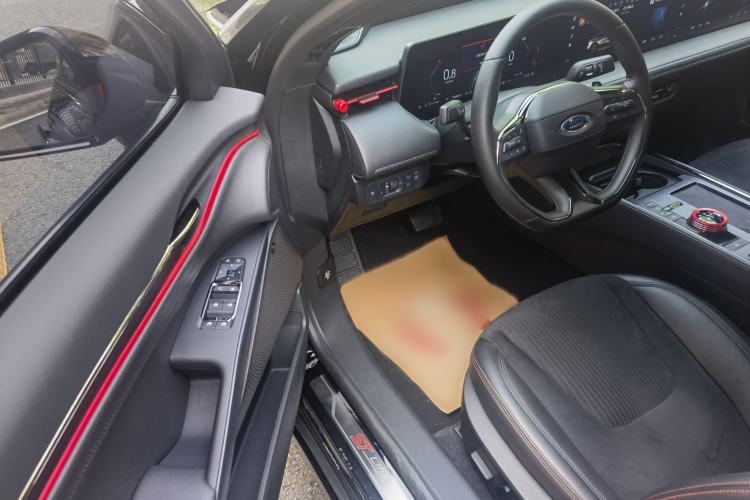 Used Ford EVOS 2022 EcoBoost 245 Sport Edition Interior 2