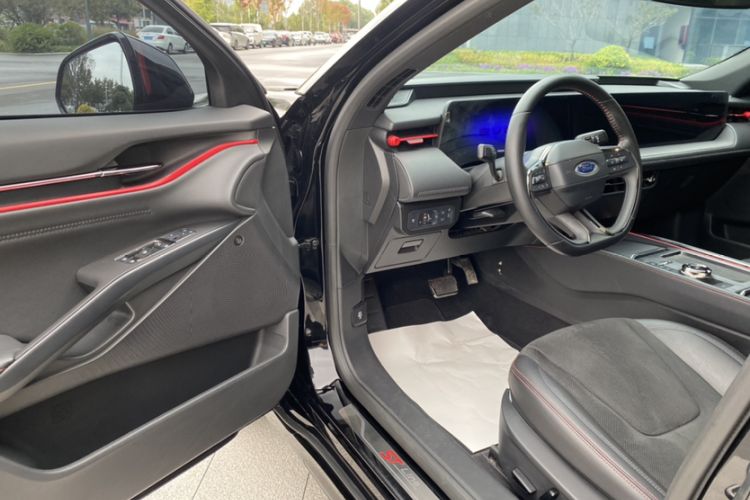 Used Ford EVOS 2022 EcoBoost 245 ST-Line Interior 2