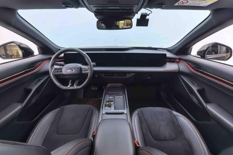 Used Ford EVOS 2022 EcoBoost 245 ST-Line Interior 3