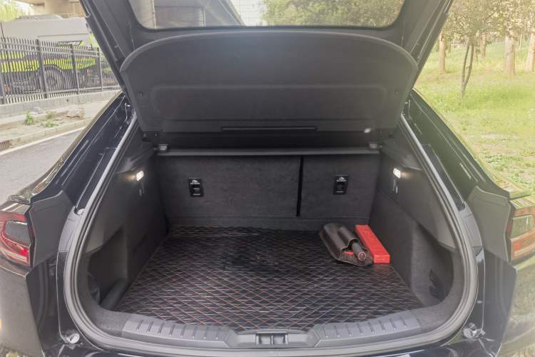 Used Ford EVOS 2022 EcoBoost 245 Sport Edition Interior 4