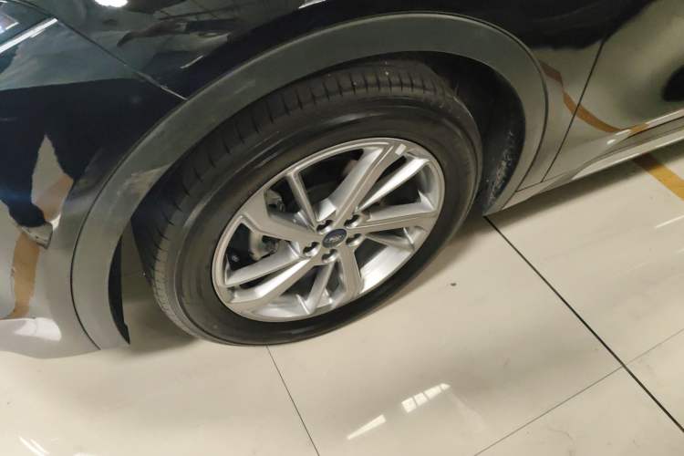 Used Ford EVOS 2022 EcoBoost 245 Style Edition Left Front Wheel Hub