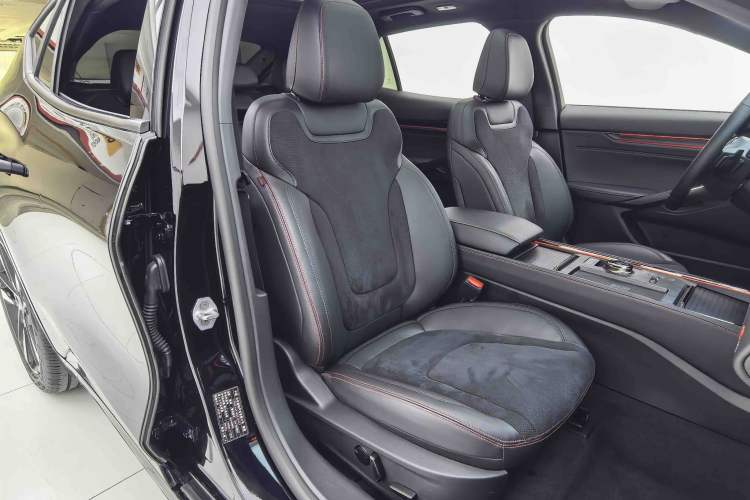 Used Ford EVOS 2022 EcoBoost 245 ST-Line Right Front Seat