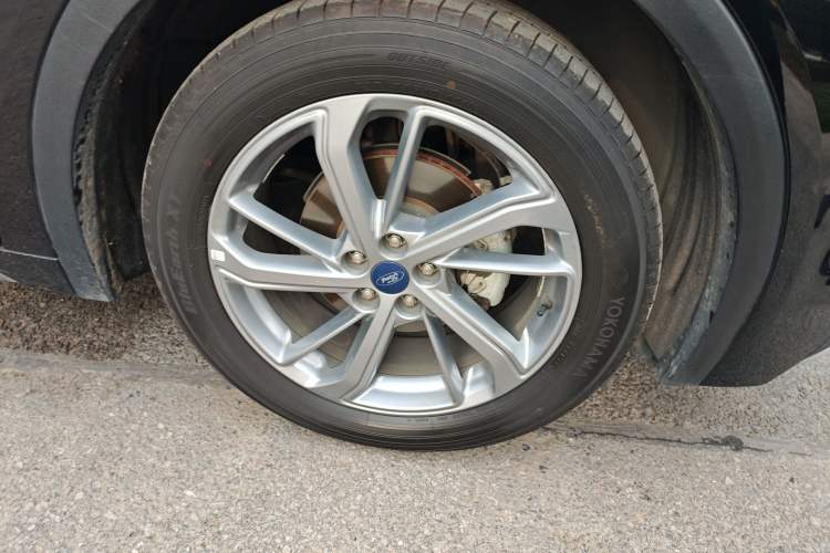 Used Ford EVOS 2022 EcoBoost 245 Style Edition Right Front Wheel Hub