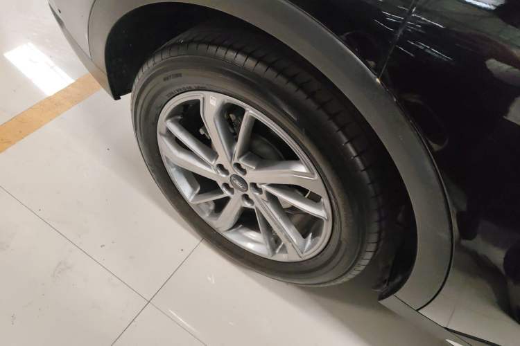 Used Ford EVOS 2022 EcoBoost 245 Style Edition Right Rear Wheel Hub