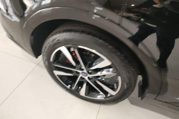Used Ford EVOS 2022 Facelift EcoBoost 245 ST-Line Right Rear Wheel Hub
