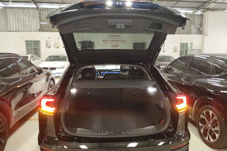 Used Ford EVOS 2022 EcoBoost 245 Style Edition Trunk