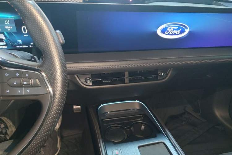 Used Ford EVOS 2022 EcoBoost 245 ST-Line Audio And AC Panel