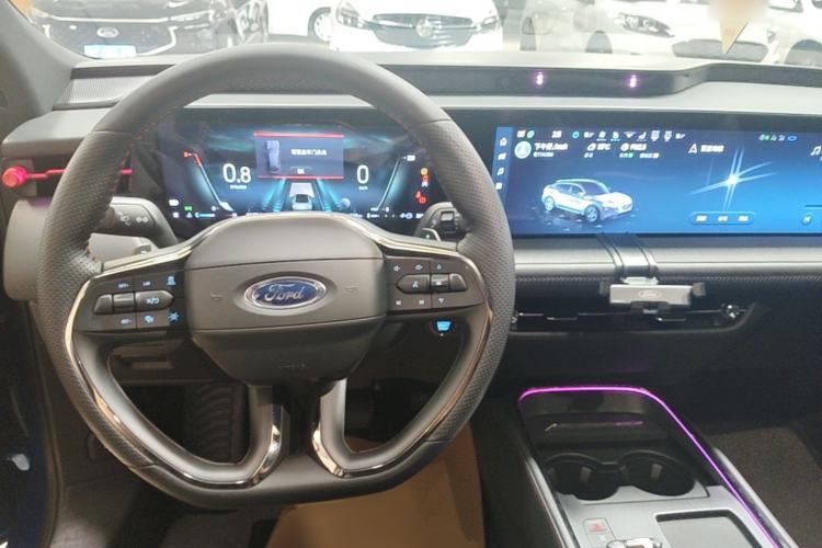 Used Ford EVOS 2022 EcoBoost 245 ST-Line Center Console