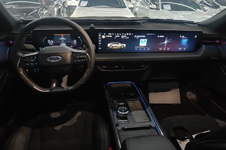 Used Ford EVOS 2022 EcoBoost 245 ST-Line Center Console