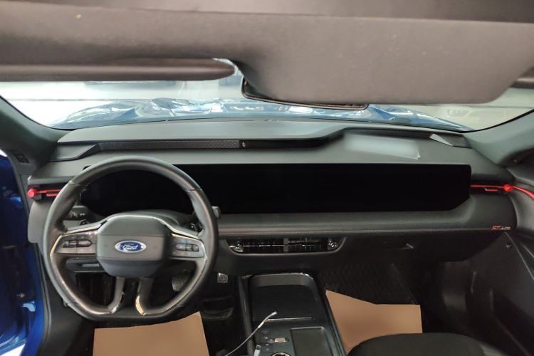 Used Ford EVOS 2022 EcoBoost 245 Sport Edition Center Console