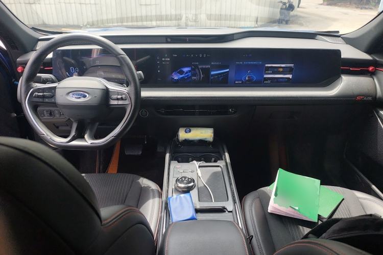 Used Ford EVOS 2022 EcoBoost 245 Sport Edition Center Console