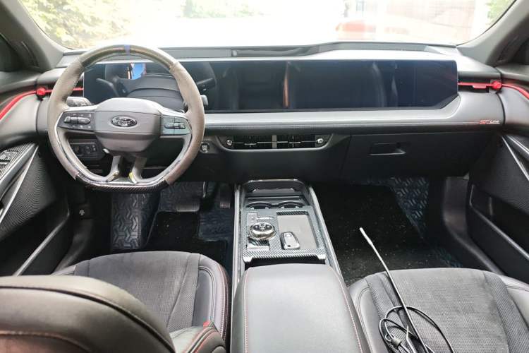 Used Ford EVOS 2022 EcoBoost 245 ST-Line Center Console