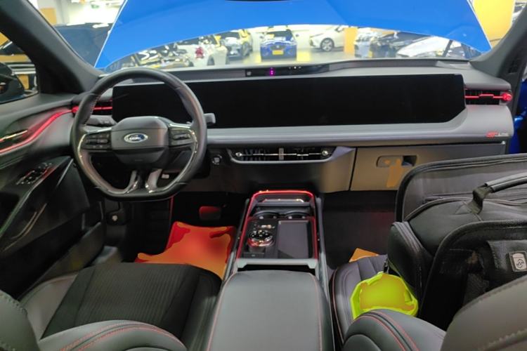 Used Ford EVOS 2022 EcoBoost 245 Sport Edition Center Console